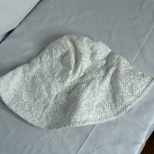 🐼 3/$25 White Heart Pattern Eyelet Bucket Hat